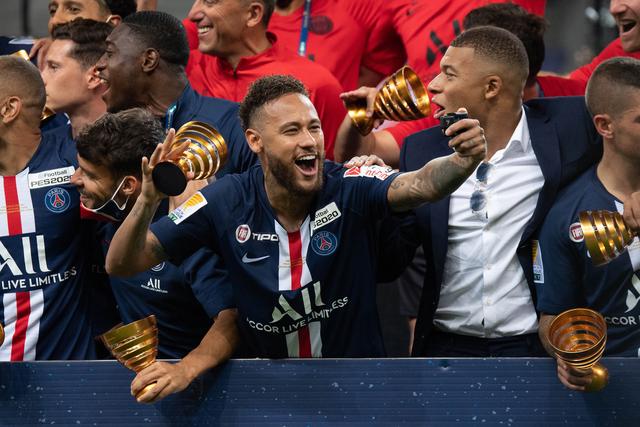 弗格31分辽宁胜四川 西尔扎提15分新疆胜同曦